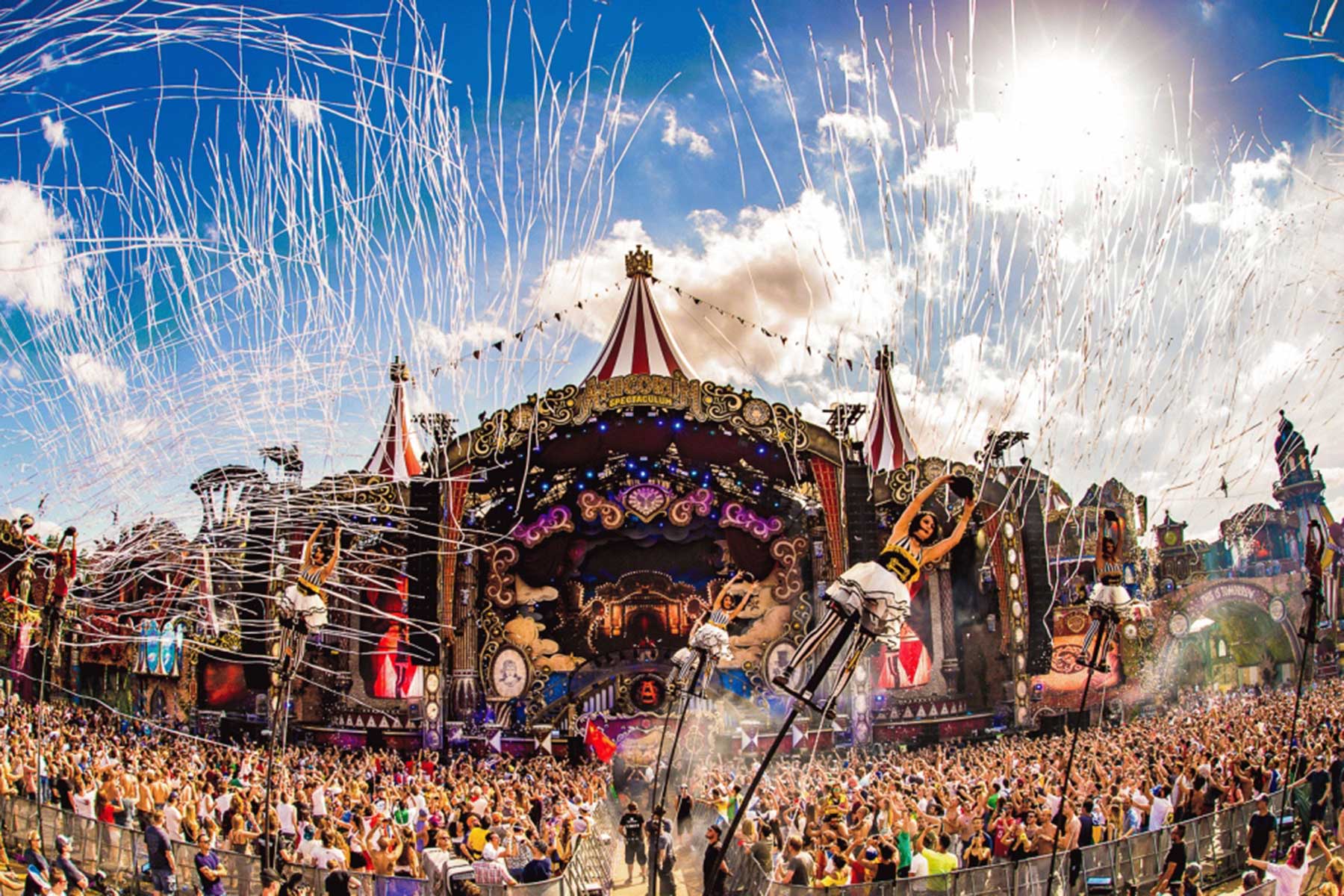 5 reasons why Tomorrowland is not your average music festival - FirstClasse