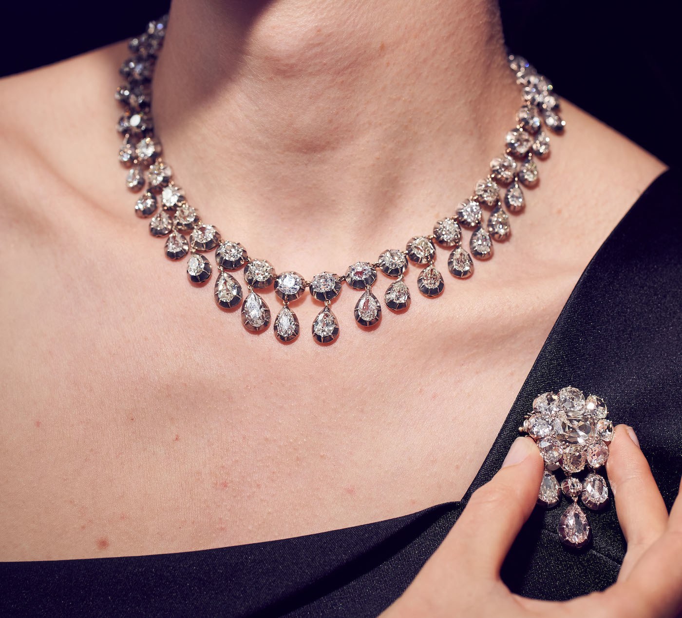Image result for Marie Antoinetteâs jewelry on display in Dubai before auction