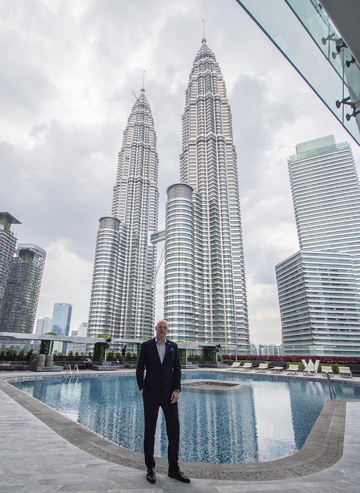 W Hotel Kuala Lumpur Bar Effaezah Em