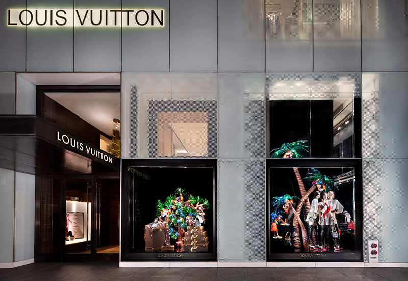 ♡The Fabulous Louis Vuitton Window Display♡  Window display, Holiday window  display, Display