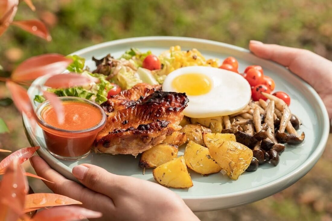 Cooking is not the only option while on the keto diet with more outlets offering keto-friendly meals.
