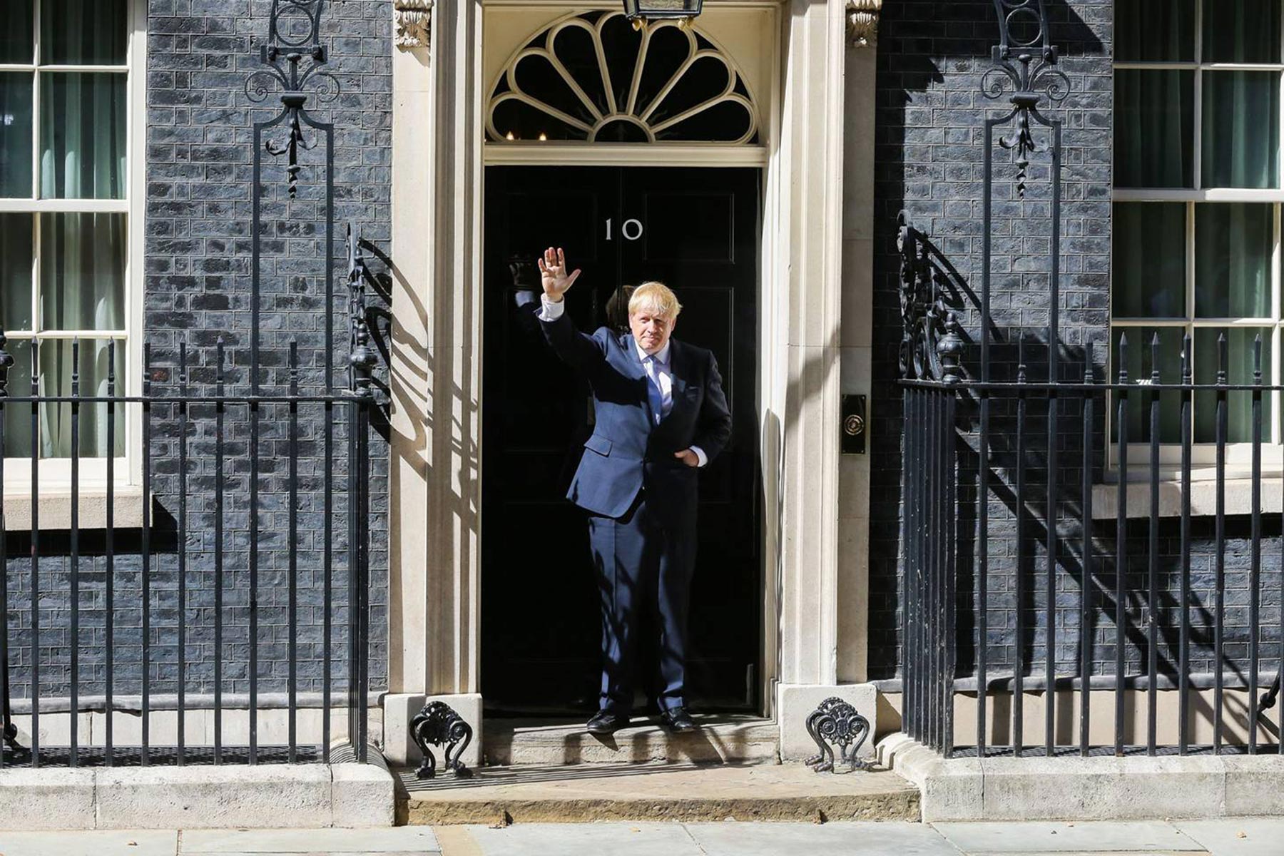 Inside Boris Johnson's home on Downing Street, where he's ...