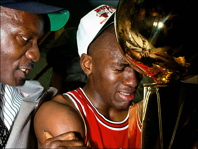 Michael jordan sales kissing trophy