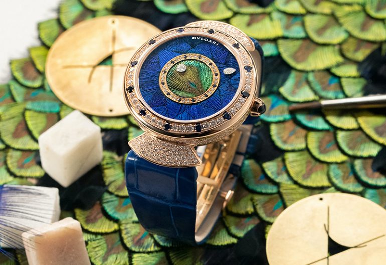 Yes, Bvlgari Diva’s Dream Peacock watches are made with real feathers
