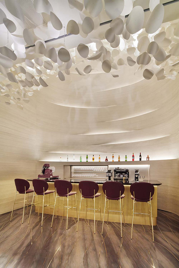 Le Café V, TOKYO – Luxurious Louis Vuitton Cafe At Ginza, With