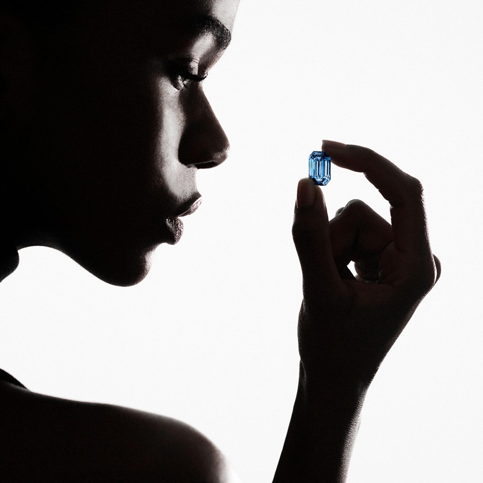 De Beers Group introduces world’s first blockchainbacked diamond