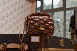 FELIX CHARTS on X: Louis Vuitton doesn't play when it comes to their House  Ambassador #FELIX 😭😭😭❤️‍🔥 Total：71065 USD*+ 👔 Corduroy Leather Accent  Asymmetrical Blazer Corduroy Slit