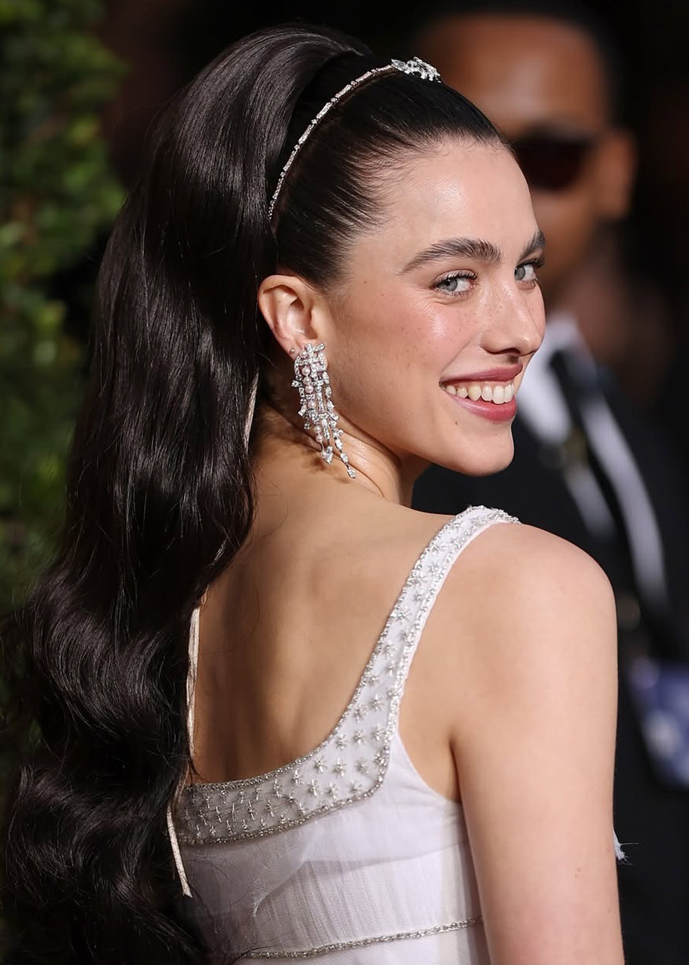 margaret qualley golden globes jewellery