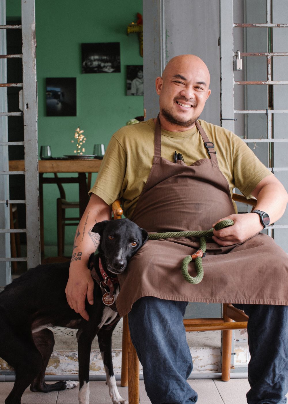 Expect a warm welcome from Chef Gugs and Chowkewy as you settle in for an intimate evening of Thai flavours.