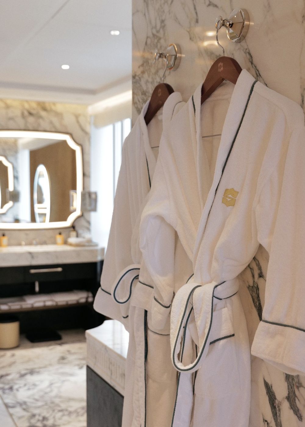 Guests enjoy soft towels and refreshing rain showers, underpinned by the resort’s commitment to sustainability.