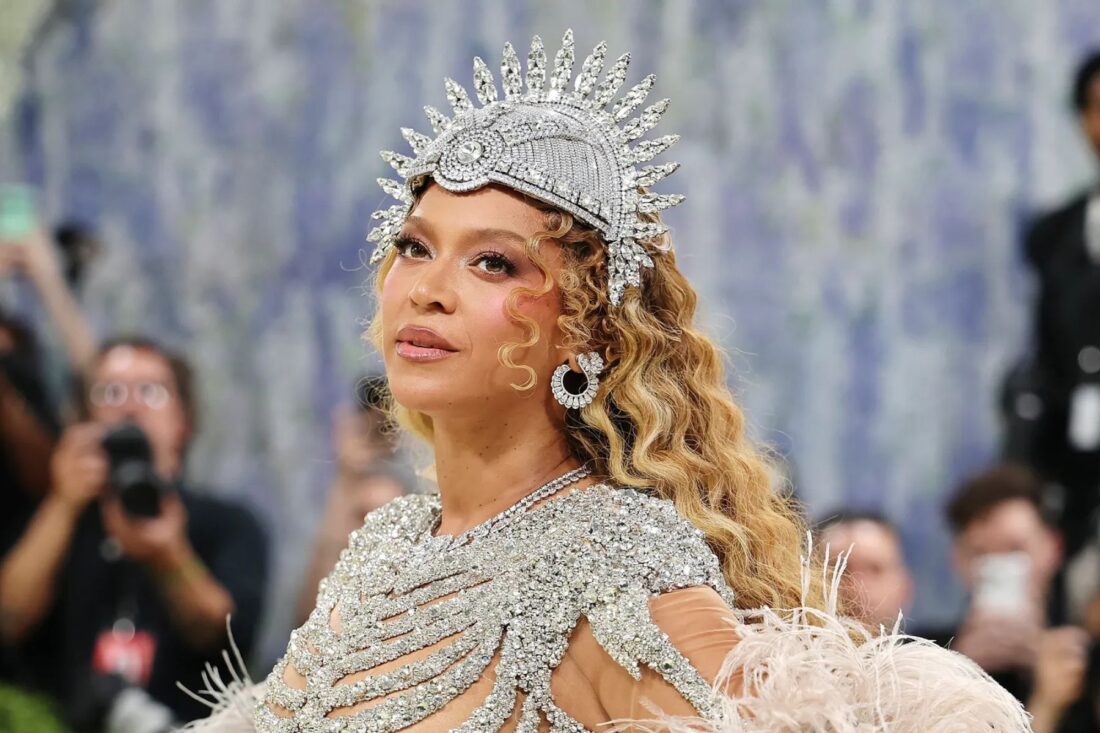 See the brightest jewellery that accompanied fashion's biggest night.