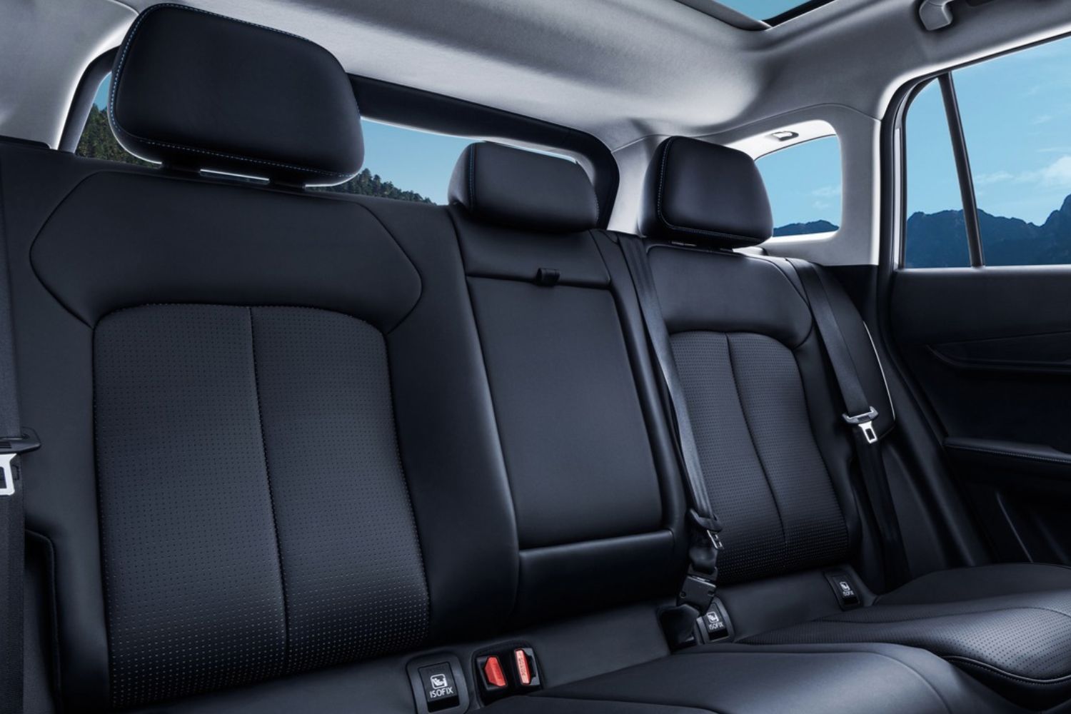 Scratch-resistant, anti-bacterial upholstery makes the rear bench a comfortable spot for pets.